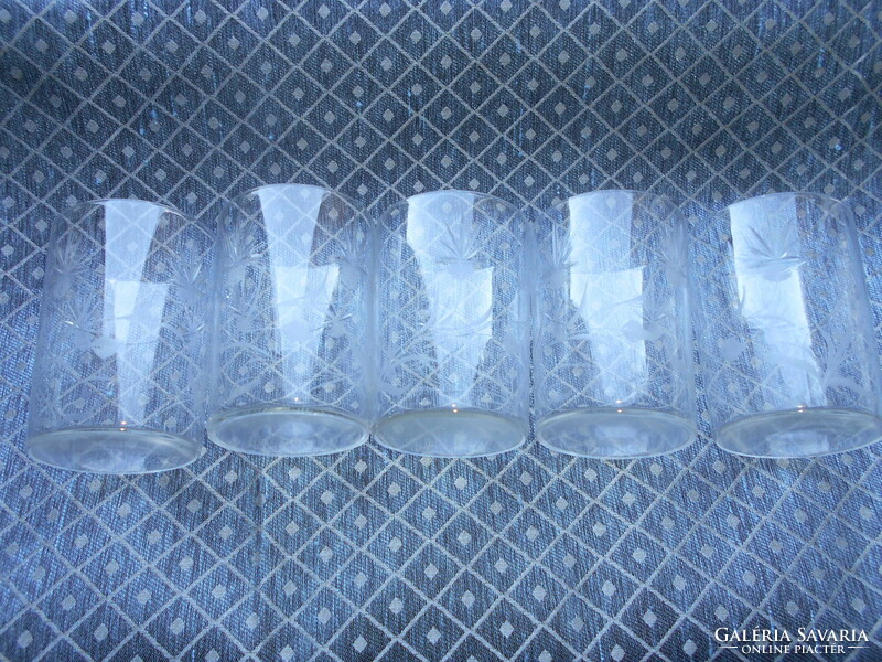 5 pcs of antique glass glasses with a special polished pattern--the price applies to 5 pcs