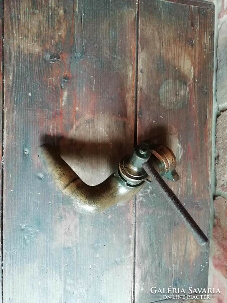 Réz borcsap, békebeli darab, kb. 2-3 kilós masszív boros hordó csapja, borászati kellék, LEÁRAZVA!