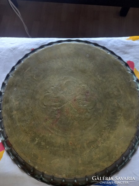 Copper tray with a diameter of 34 cm