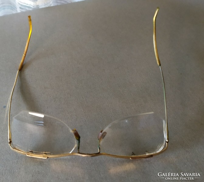 Old glasses for sale in paper cases!