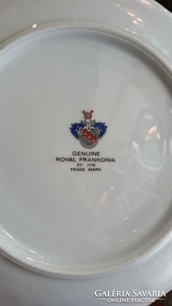 Royal Frakonia német porcelán tányérok, 3 db, 18 cm-esek.