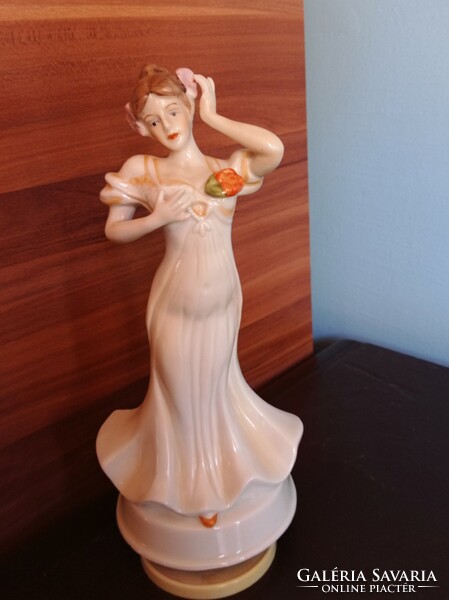27 Cm porcelain musical spinning lady /video/