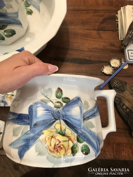 Old porcelain bathroom set