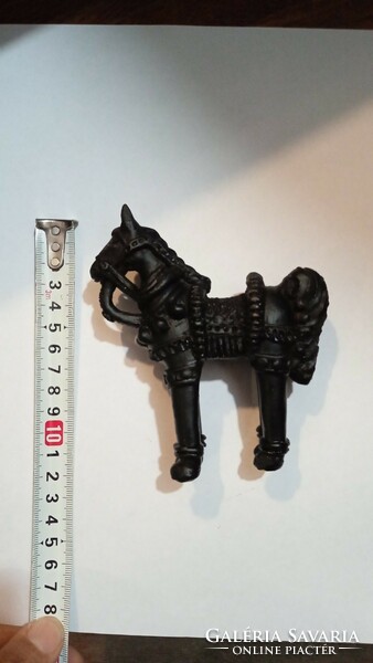 Antique Chinese wooden horse statue, size 12 cm, flawless carving.