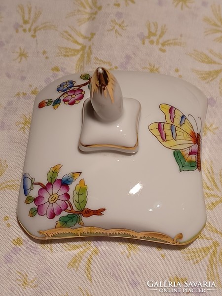 Herend porcelain bonbonnier with lid