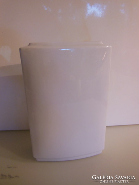 Vase - 27 x 18 x 8 cm - 1.85 kg - snow white - porcelain - thick - quality - Austrian - perfect