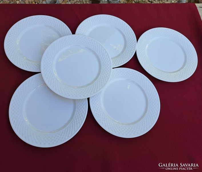 Gyönyörű használható  6 db fehér süteményes sütis  tányérok  tányér nosztalgia