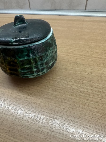 Ceramic box with lid