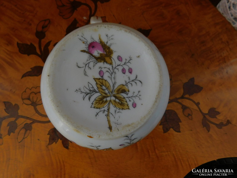 Antique coma cup, sides and bottom with the same floral pattern