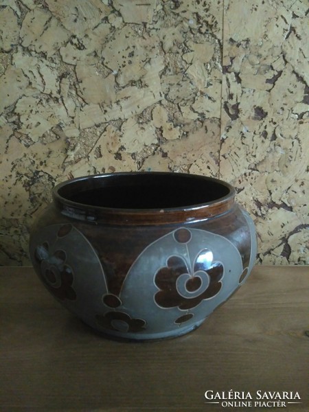 Balázs Badár Jr. ceramic pot from Mezőtúr