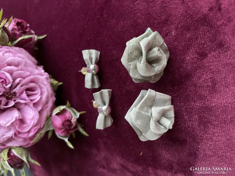 Rose-shaped, silver-colored special earrings