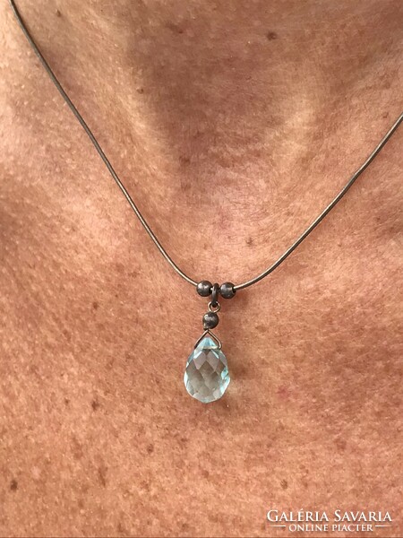 Light blue pendant in silver socket and chain! Very nice! Mom park!