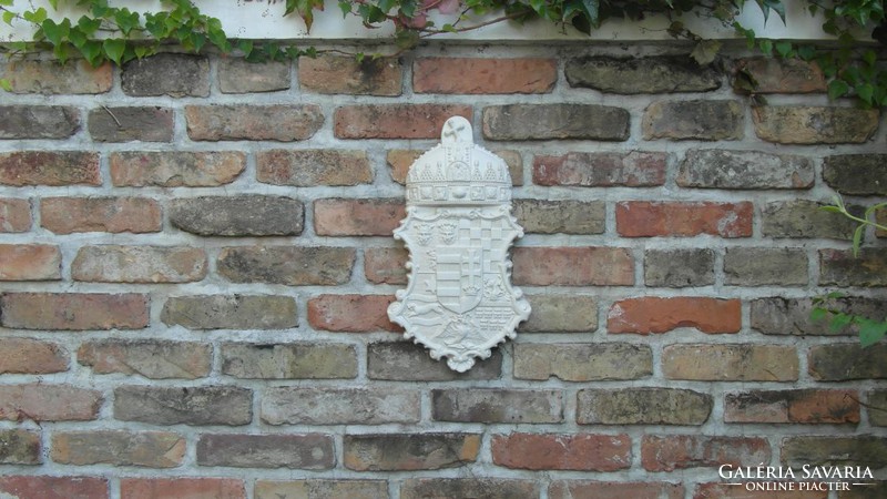 Hungarian coat of arms with crown made of artificial marble !!!