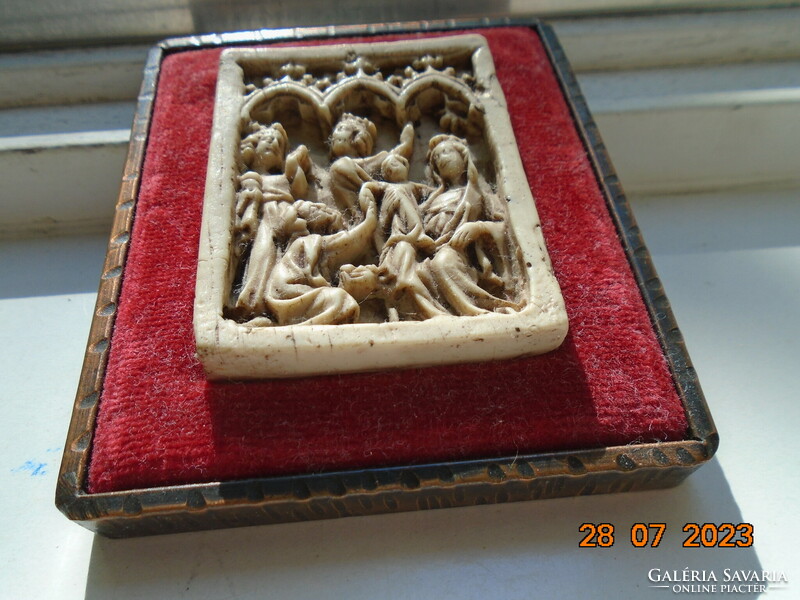 14th century Gothic ivory diptych (house altar) museum copy, hand carved