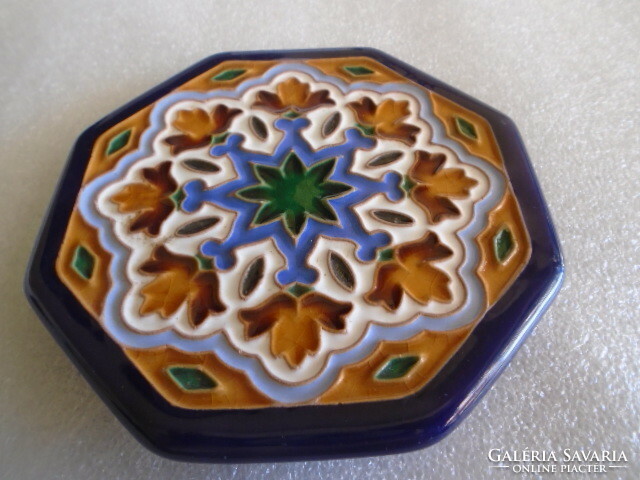 Oriental patterned majolica wall decoration on the back, Pécs 1986 flawless