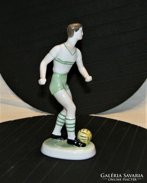 Soccer player - i.O. Raven House porcelain - 21 cm