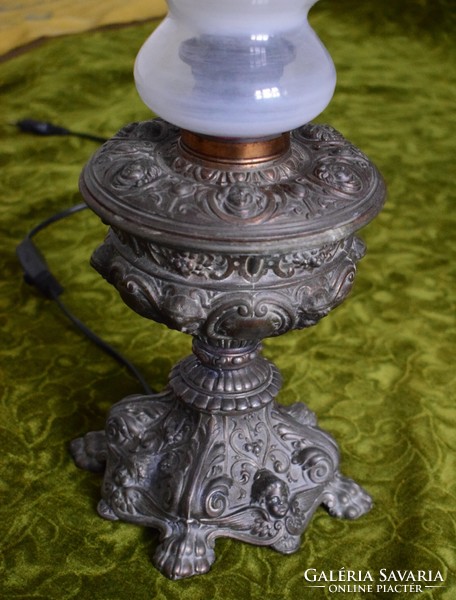 Átalakított antik asztali petroleum lámpa angyalkás fém öntvény test üveg búrák 50 x 16 cm működik !