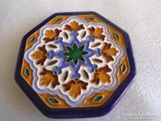Oriental patterned majolica wall decoration on the back, Pécs 1986 flawless
