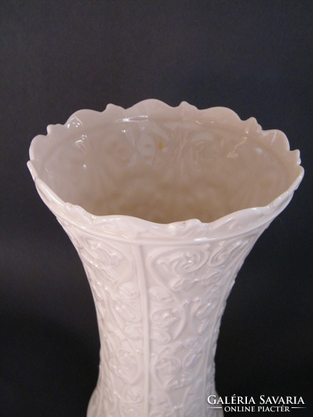 Nagyon szép, elefántcsont színű nagy méretű Lenox (USA) porcelán váza