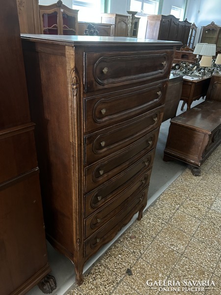 7 Chest of drawers