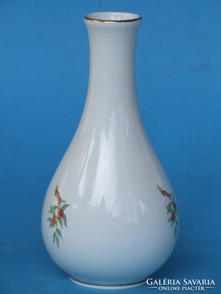 Rosehip vase from Herend (220503)