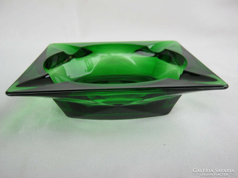 Zöld üveg hamutál hamutartó