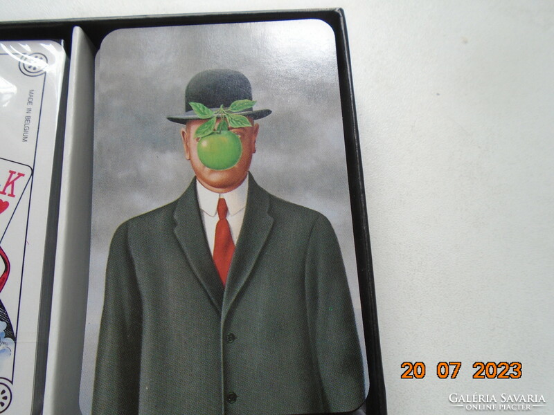 René Magritte szürrealista festő 2 festménye nyomatával 2 paklis kártyakészlet Flammarion 1993