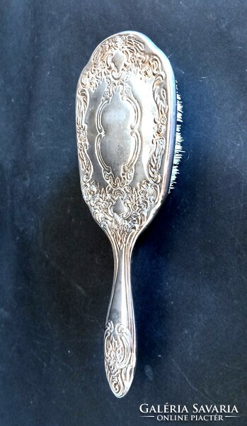 Art Nouveau brush negotiable