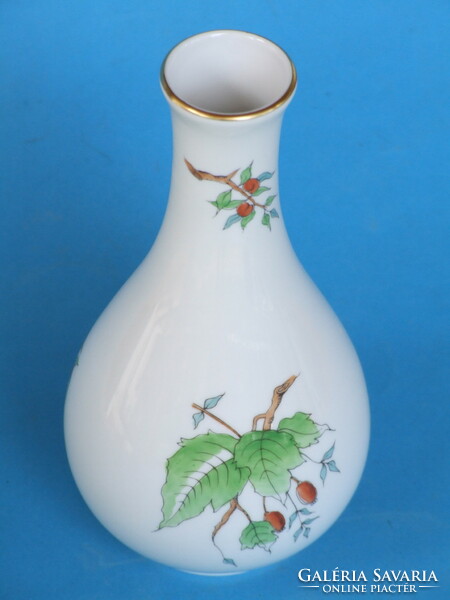 Rosehip vase from Herend (220503)