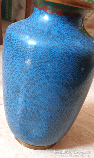 23 cm high Chinese cloissone vase in beautiful turquoise color damaged