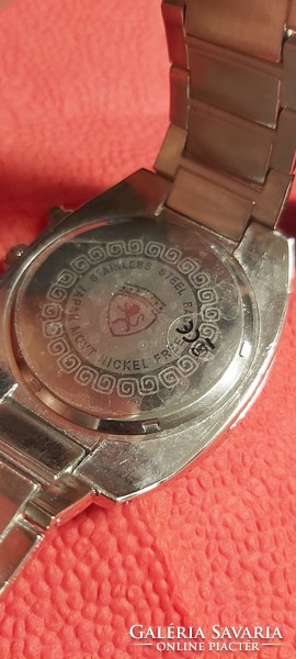 Women's wristwatch, new, with leather strap, quartz.