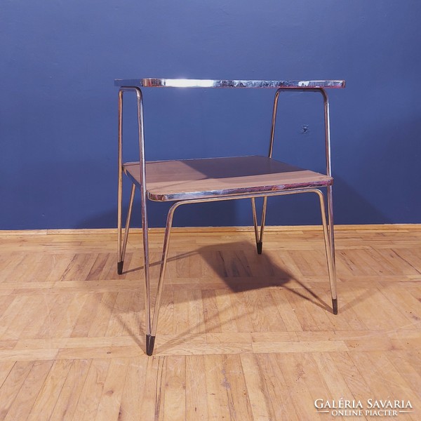 Retro chrome frame table