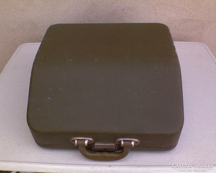 VOSS hordozható táskaírógép (mechanikus,német billentyűzet)