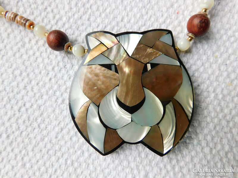Shell inlaid lion head necklace