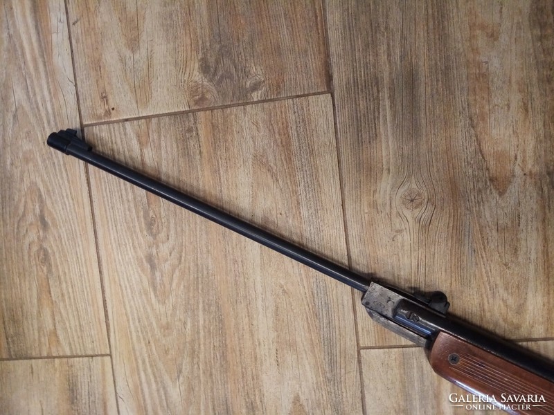 Hatsan havali 4.5 Mm air rifle.