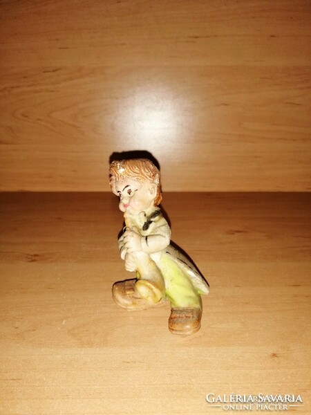 Szaxofonos kisfiú só-szobor figura 8,5 cm magas