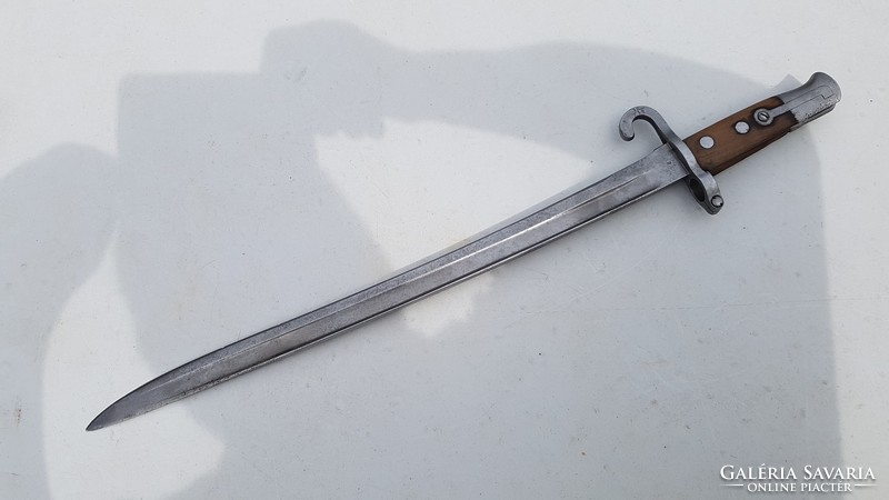 Werndl bayonet. The regimental number is also marked in gold on the blade