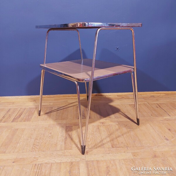 Retro chrome frame table