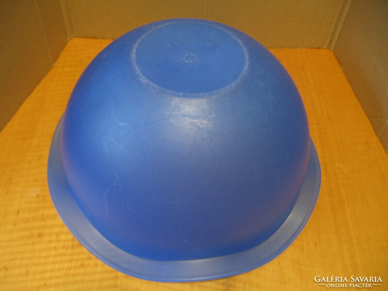 Blue wavy edge mixer, salad bowl belli e forti 1992 design isao hosoe