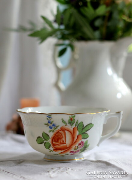 Herendi 1941 petit bouquet de rose (pbr) large tea cup with rose pattern, display case condition