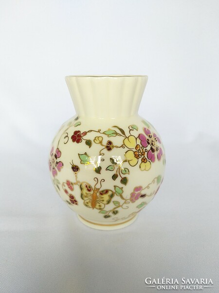 Zsolnay globe vase with butterfly collar. (No.: 23/161.)