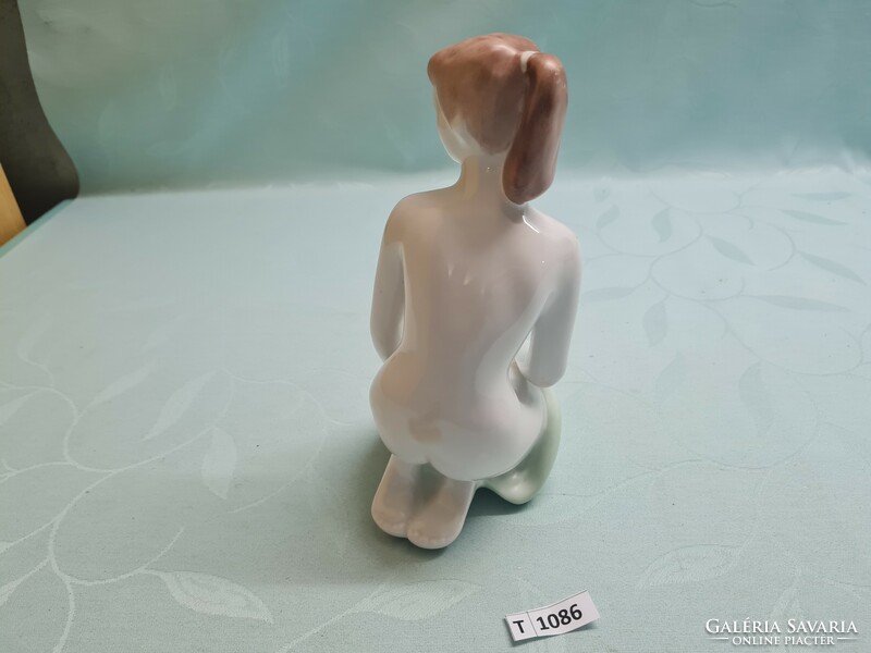 T1086 aquincum kneeling nude 22 cm