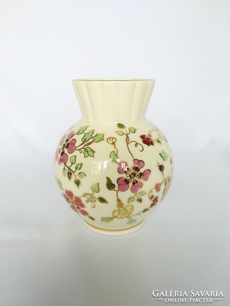 Zsolnay globe vase with butterfly collar. (No.: 23/161.)