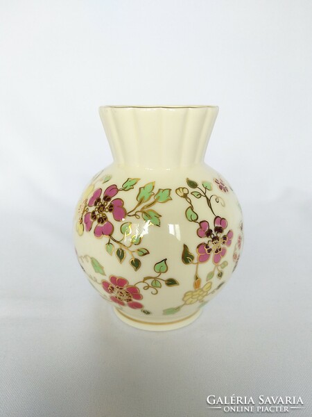 Zsolnay globe vase with butterfly collar. (No.: 23/161.)