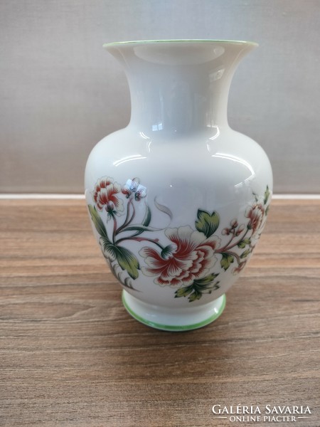 Hölóháza carnation pattern vase and bonbonnier