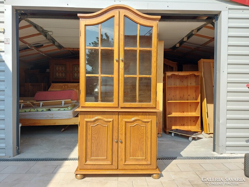For sale is a 2-door oak display cabinet furniture in good condition. Dimensions: 94 cm x 44 cm height: 191