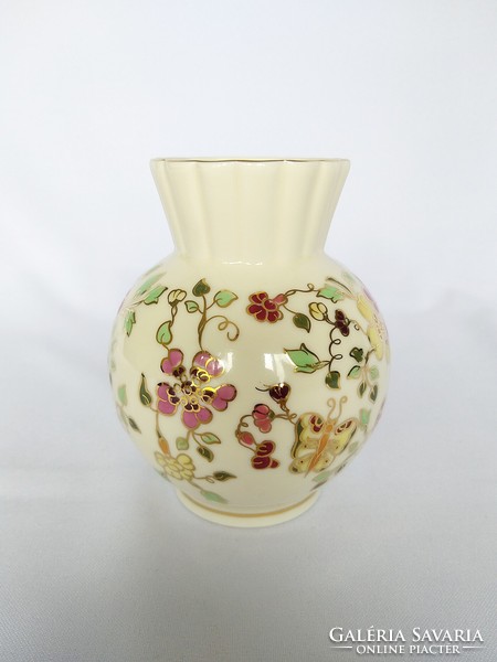 Zsolnay globe vase with butterfly collar. (No.: 23/161.)