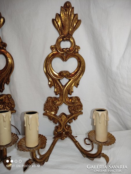 Art deco vintage Italian carved gilded wooden wall arm wall lamp in a pair