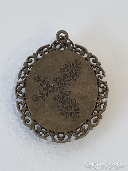 Vintage pendant