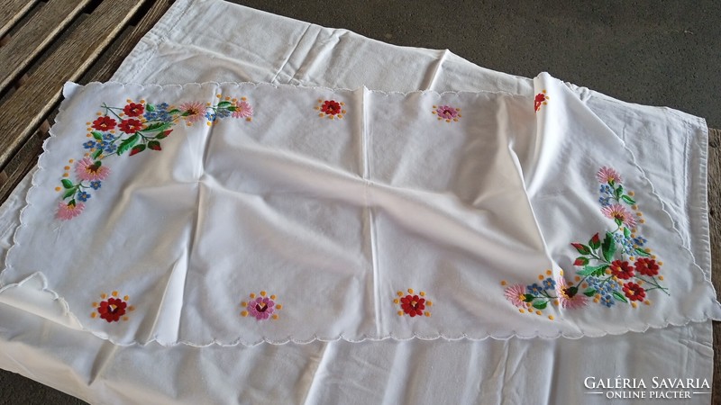 Beautiful embroidered running tablecloth Kalocsa
